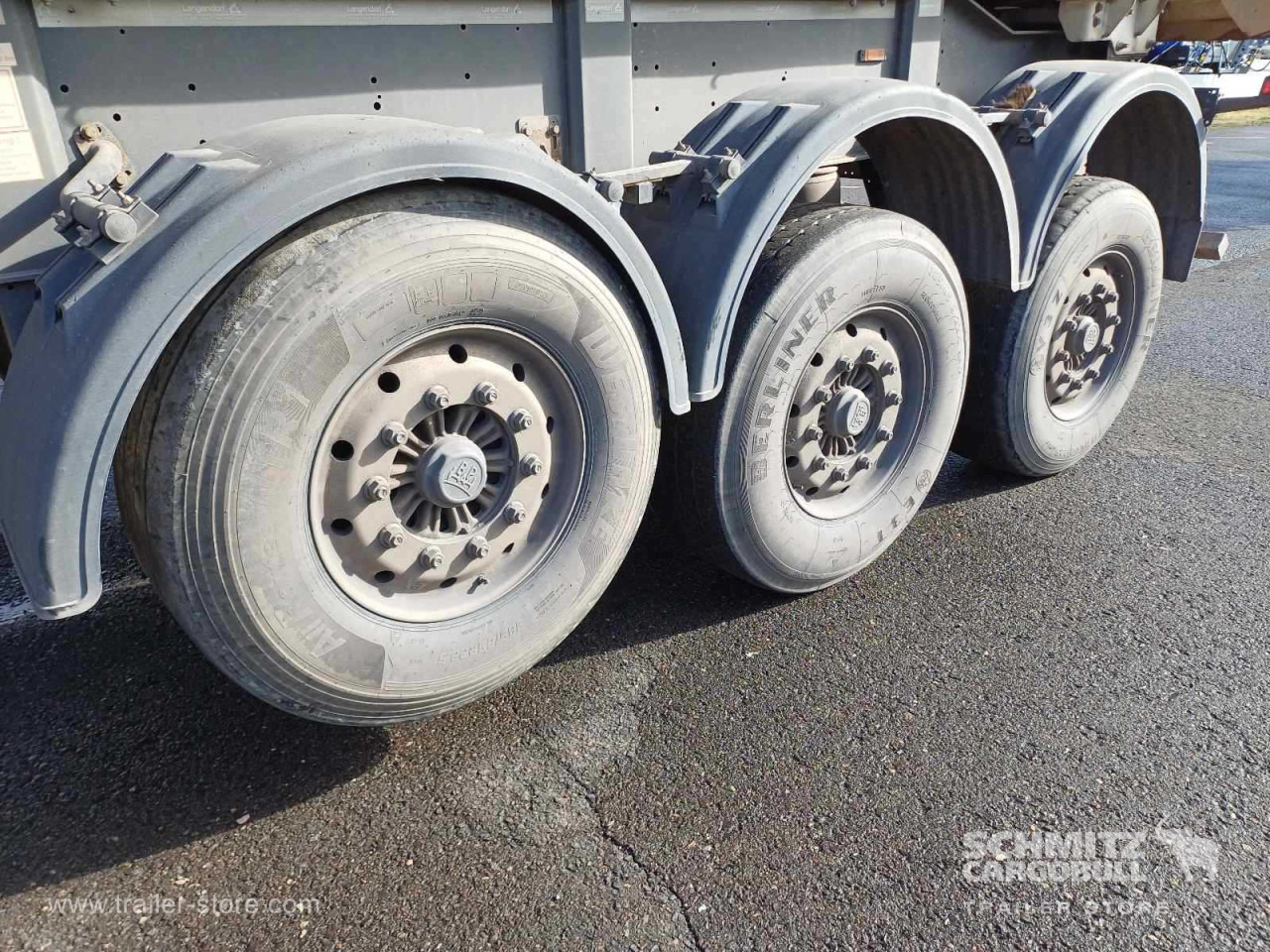 LANGENDORF Auflieger Kipper Stahlrundmulde 24m³ - Kipper oplegger: afbeelding 3 LANGENDORF Auflieger Kipper Stahlrundmulde 24m³ - Kipper oplegger: afbeelding 3