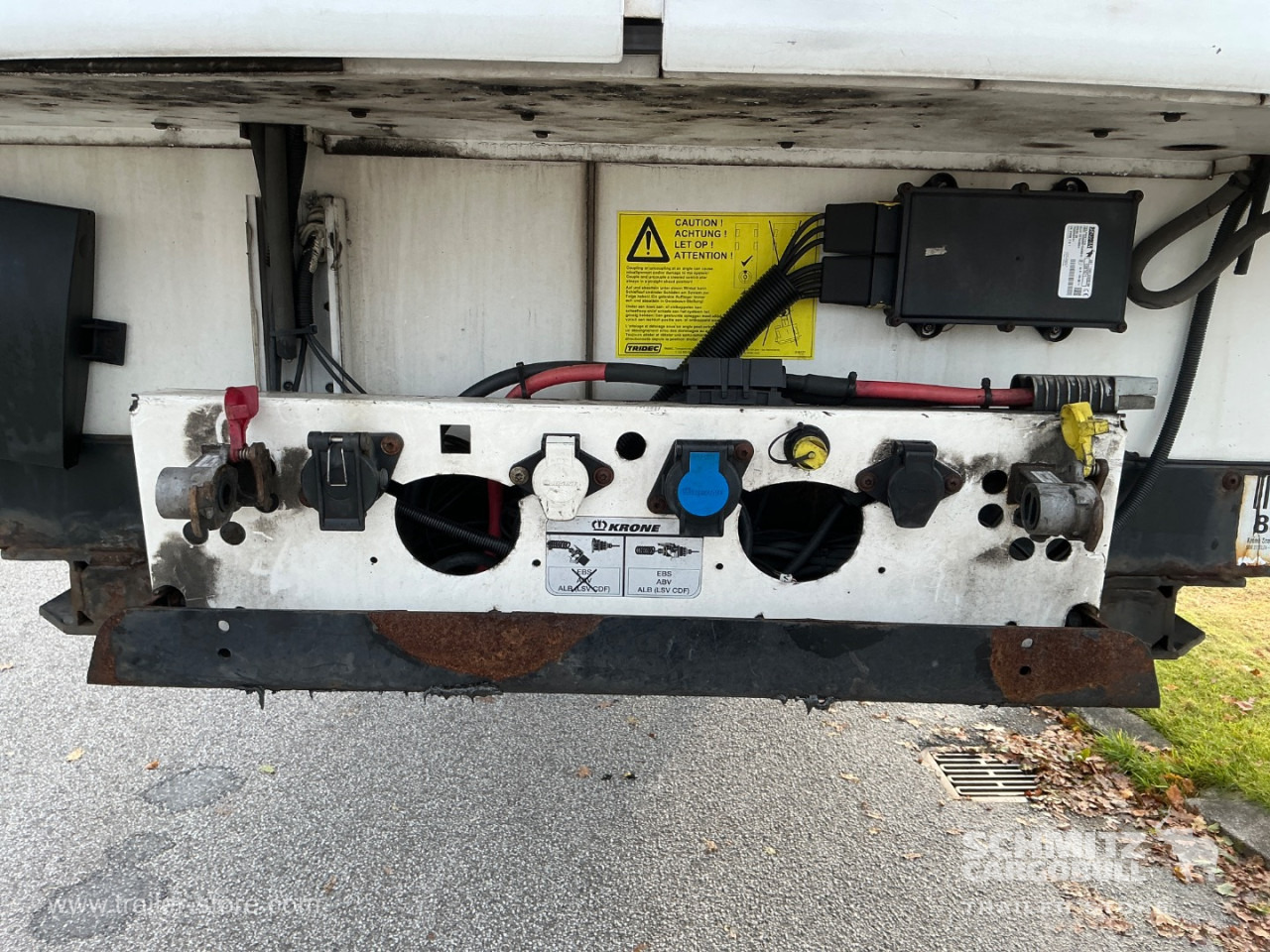 KRONE Reefer Standard Taillift - Isotherm oplegger: afbeelding 4 KRONE Reefer Standard Taillift - Isotherm oplegger: afbeelding 4