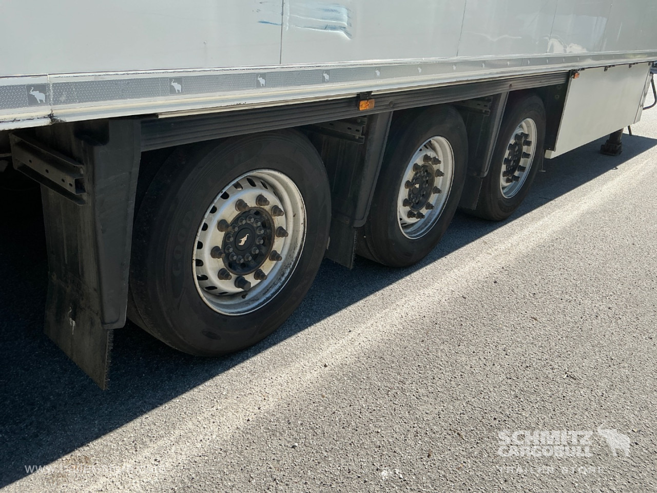 SCHMITZ Reefer Meat hanging system - Isotherm oplegger: afbeelding 3 SCHMITZ Reefer Meat hanging system - Isotherm oplegger: afbeelding 3