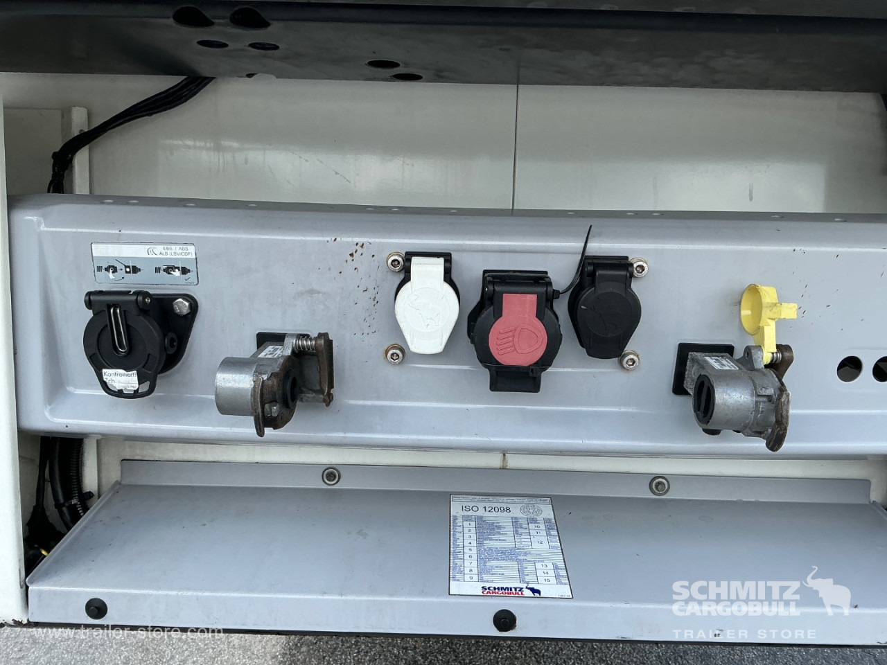 SCHMITZ Reefer Meat hanging system - Isotherm oplegger: afbeelding 4 SCHMITZ Reefer Meat hanging system - Isotherm oplegger: afbeelding 4