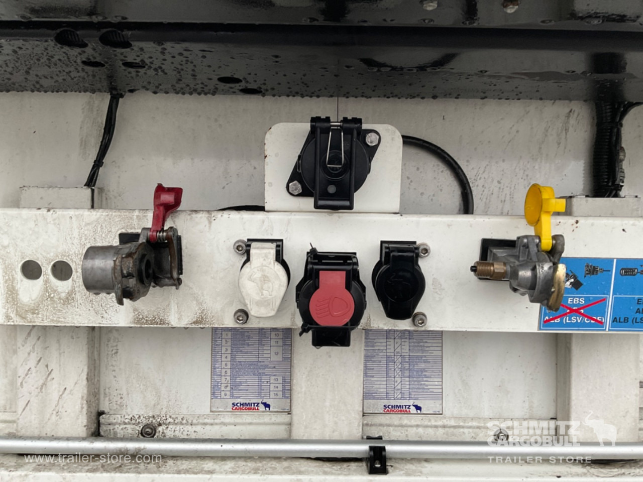 SCHMITZ Reefer Multitemp Double deck - Isotherm oplegger: afbeelding 4 SCHMITZ Reefer Multitemp Double deck - Isotherm oplegger: afbeelding 4