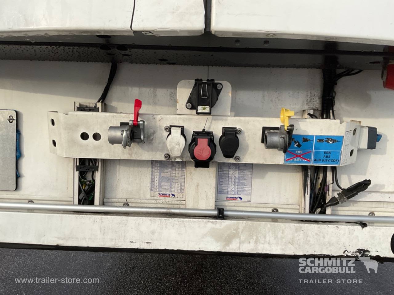 SCHMITZ Reefer Multitemp Double deck - Isotherm oplegger: afbeelding 4 SCHMITZ Reefer Multitemp Double deck - Isotherm oplegger: afbeelding 4