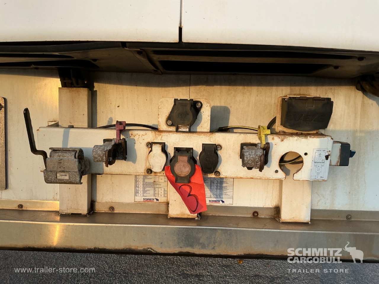 SCHMITZ Reefer Standard Double deck - Isotherm oplegger: afbeelding 4 SCHMITZ Reefer Standard Double deck - Isotherm oplegger: afbeelding 4