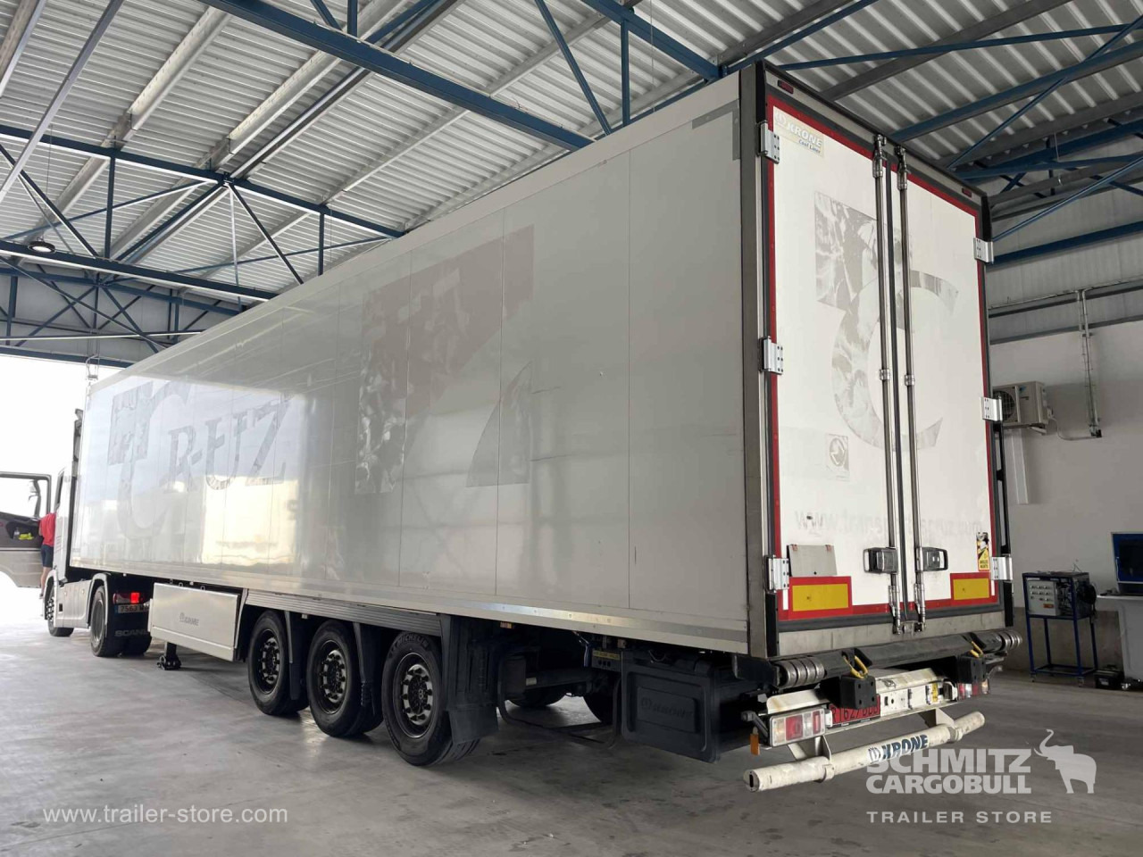 KRONE Remolque Frigo Standard - Koelwagen aanhangwagen: afbeelding 2 KRONE Remolque Frigo Standard - Koelwagen aanhangwagen: afbeelding 2