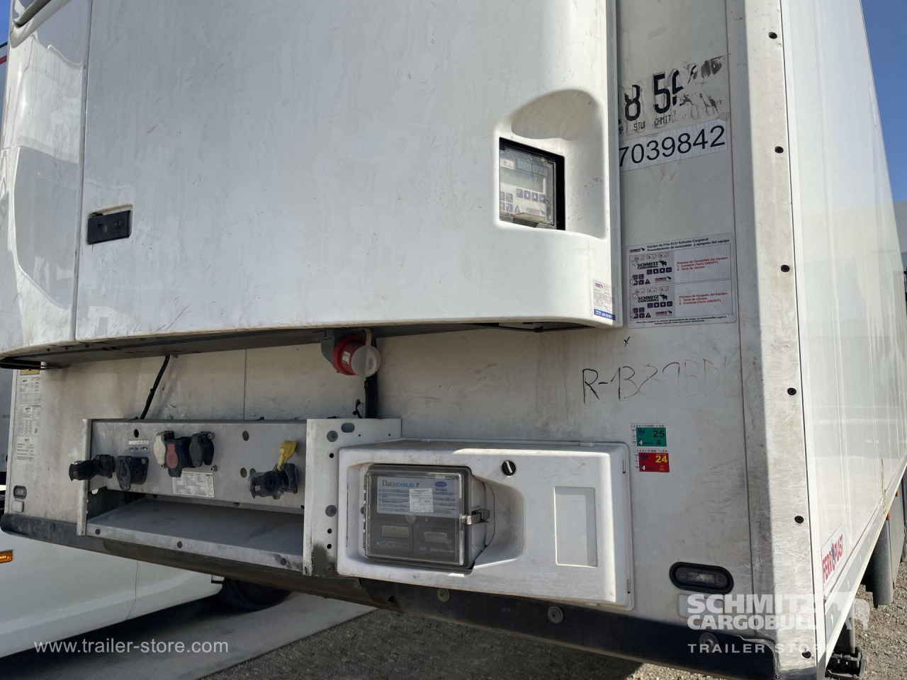 SCHMITZ Semiremolque Frigo Standard - Isotherm oplegger: afbeelding 2 SCHMITZ Semiremolque Frigo Standard - Isotherm oplegger: afbeelding 2