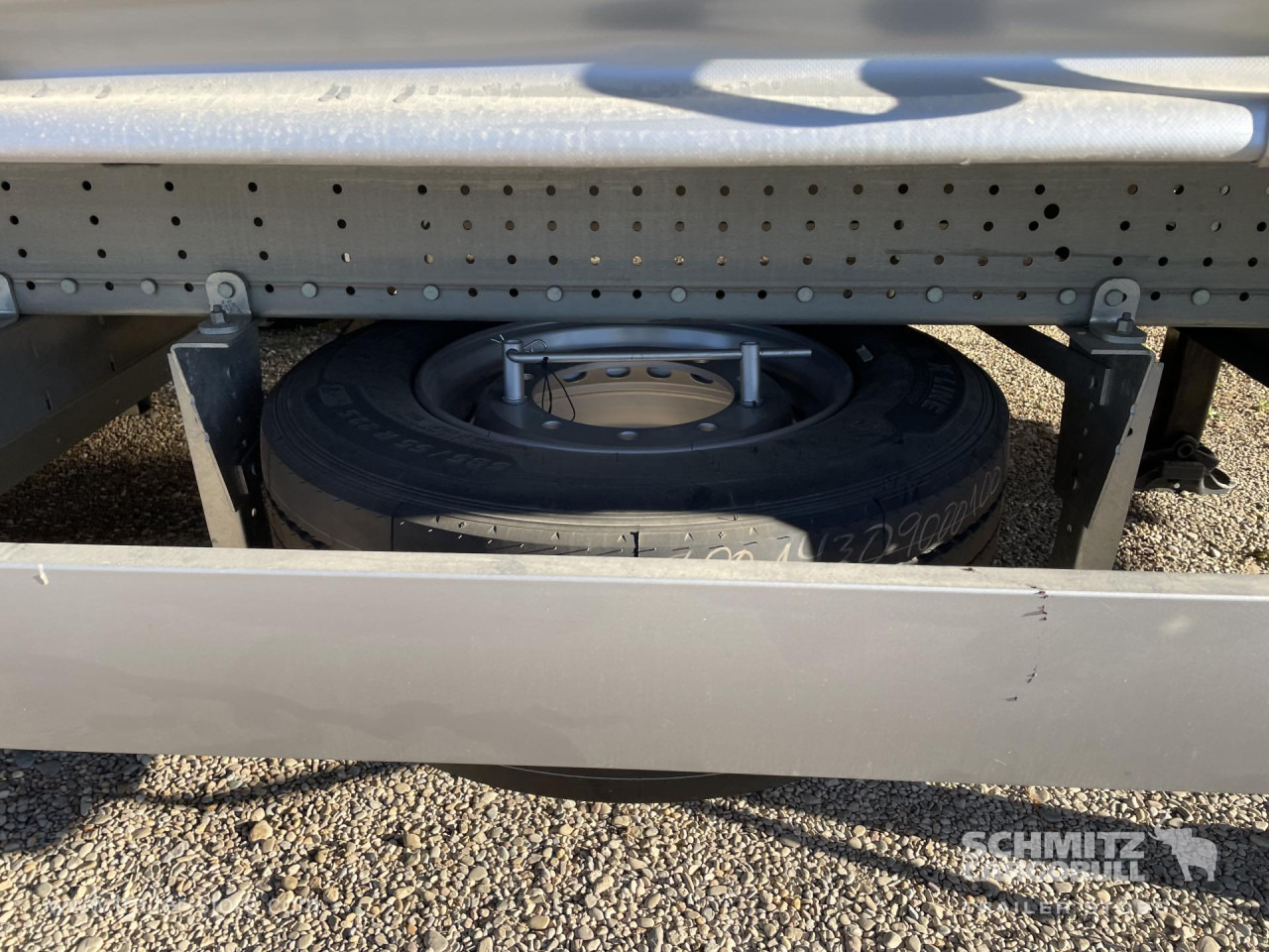 SCHMITZ Semiremolque Lona Mega - Schuifzeiloplegger: afbeelding 4 SCHMITZ Semiremolque Lona Mega - Schuifzeiloplegger: afbeelding 4
