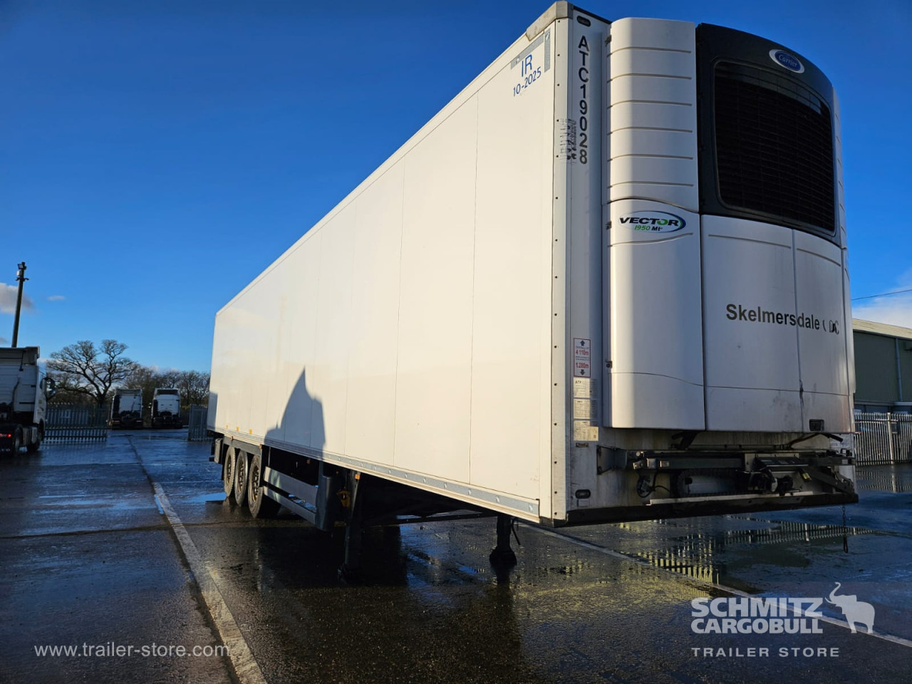 SCHMITZ Reefer Multitemp - Isotherm oplegger: afbeelding 1 SCHMITZ Reefer Multitemp - Isotherm oplegger: afbeelding 1
