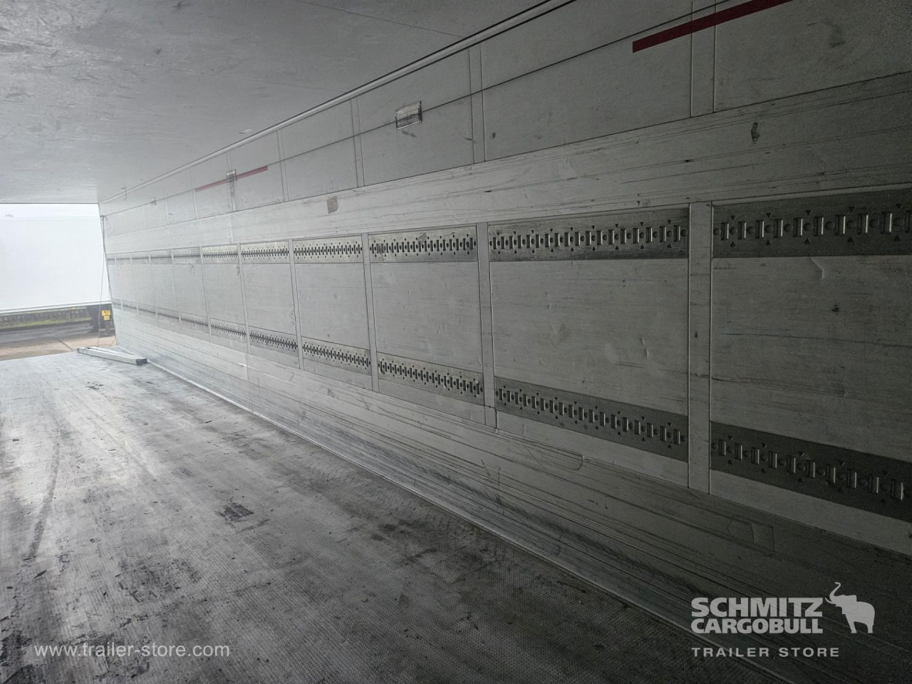 SCHMITZ Reefer Standard - Isotherm oplegger: afbeelding 4 SCHMITZ Reefer Standard - Isotherm oplegger: afbeelding 4