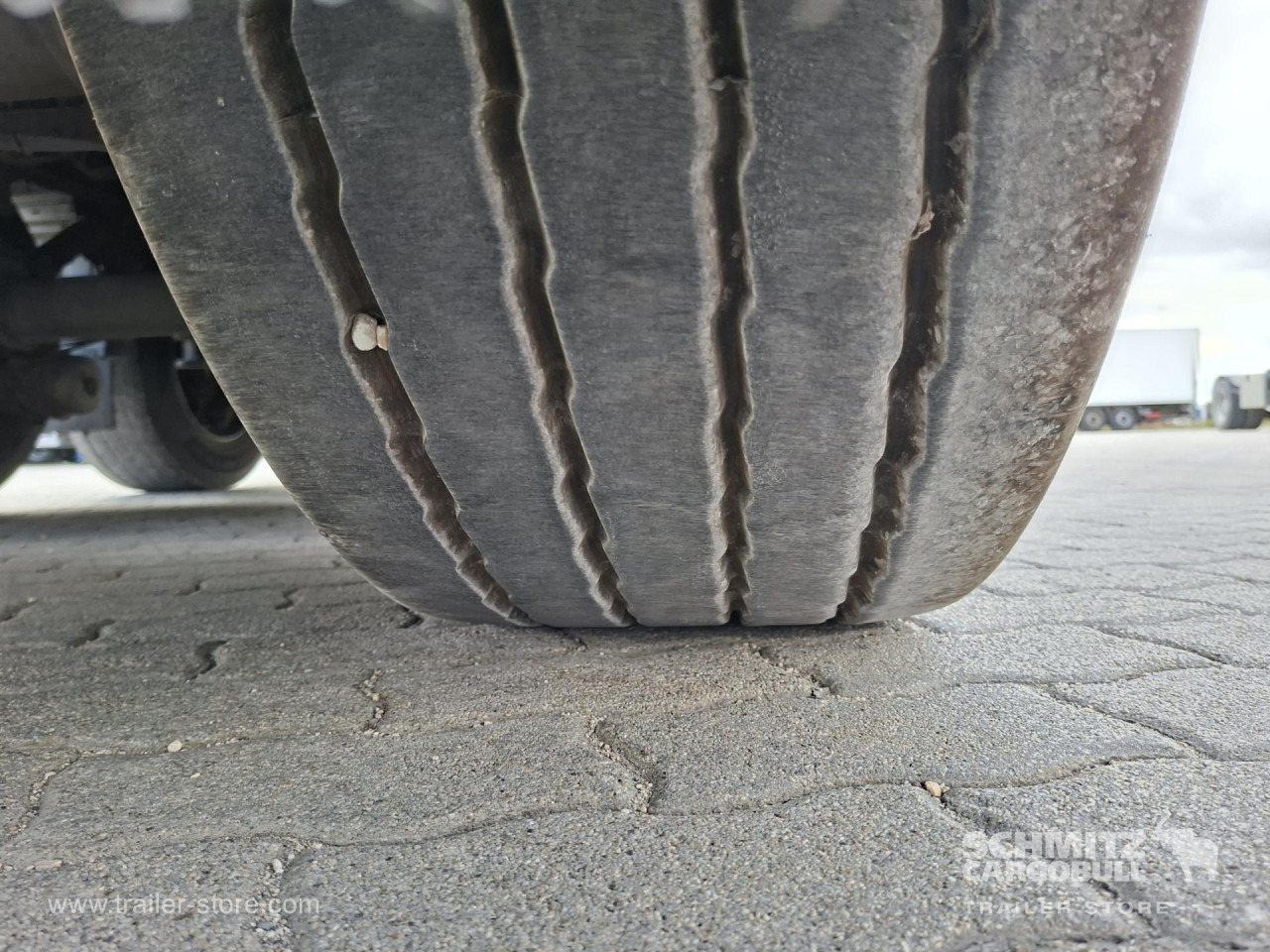 SCHMITZ Reefer Standard - Isotherm oplegger: afbeelding 3 SCHMITZ Reefer Standard - Isotherm oplegger: afbeelding 3