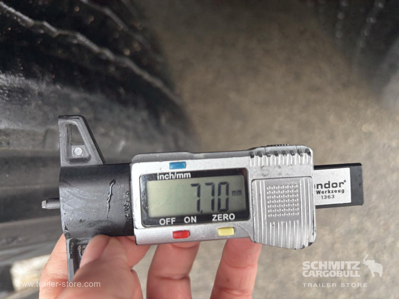 SCHMITZ Curtainsider Standard - Schuifzeiloplegger: afbeelding 4 SCHMITZ Curtainsider Standard - Schuifzeiloplegger: afbeelding 4