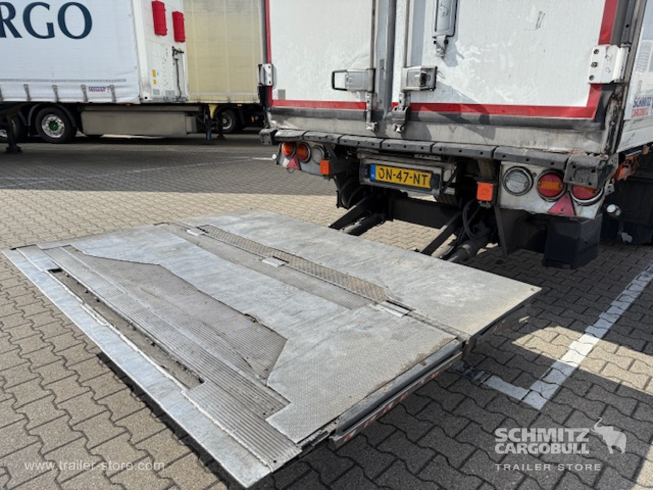 SCHMITZ Oplegger Vries Multitemp Taillift - Isotherm oplegger: afbeelding 4 SCHMITZ Oplegger Vries Multitemp Taillift - Isotherm oplegger: afbeelding 4