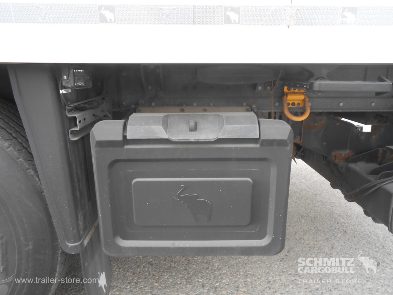 SCHMITZ Reefer Standard Taillift - Isotherm oplegger: afbeelding 2 SCHMITZ Reefer Standard Taillift - Isotherm oplegger: afbeelding 2