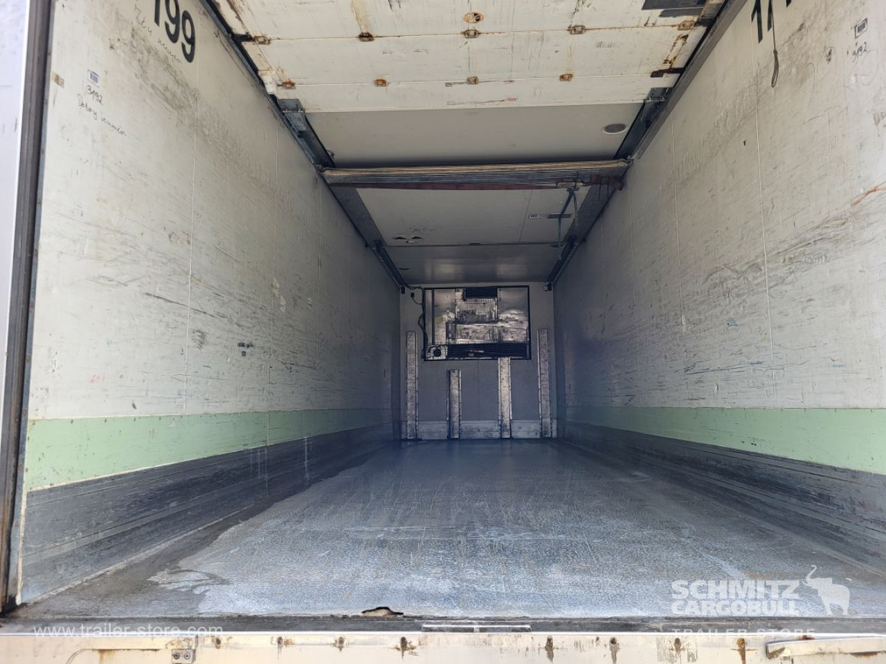 SCHMITZ Insulated/refrigerated box Taillift - Koelwagen oplegger: afbeelding 3 SCHMITZ Insulated/refrigerated box Taillift - Koelwagen oplegger: afbeelding 3
