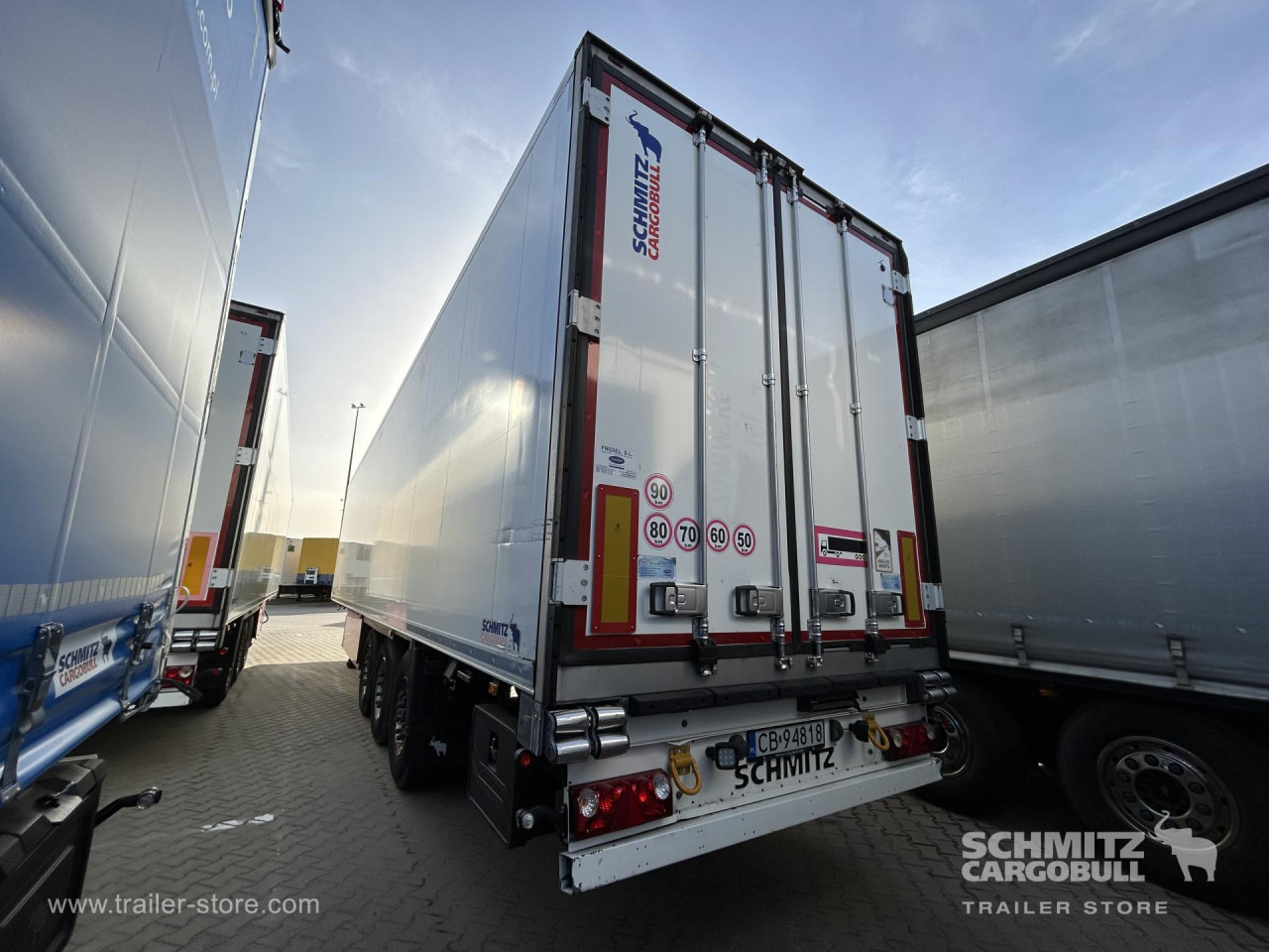 SCHMITZ Reefer Standard - Isotherm oplegger: afbeelding 4 SCHMITZ Reefer Standard - Isotherm oplegger: afbeelding 4