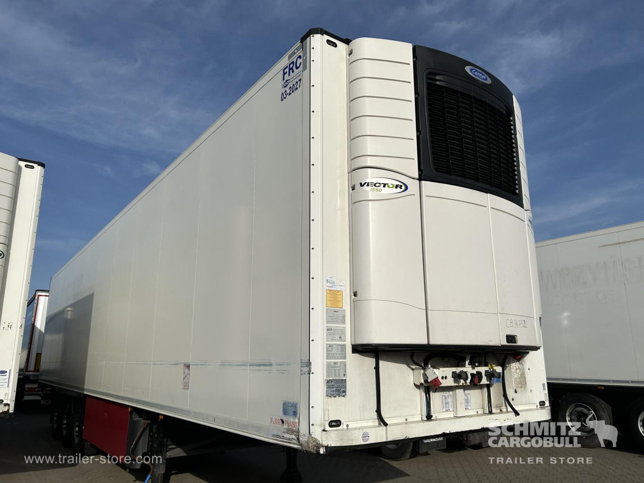SCHMITZ Reefer Standard - Isotherm oplegger: afbeelding 1 SCHMITZ Reefer Standard - Isotherm oplegger: afbeelding 1
