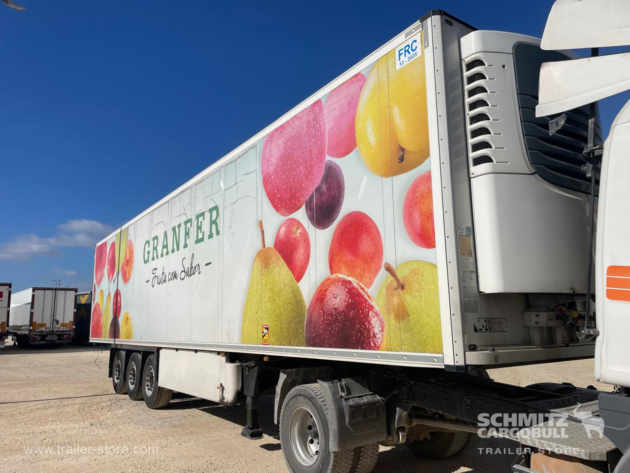 SCHMITZ Reefer Standard - Isotherm oplegger: afbeelding 1 SCHMITZ Reefer Standard - Isotherm oplegger: afbeelding 1