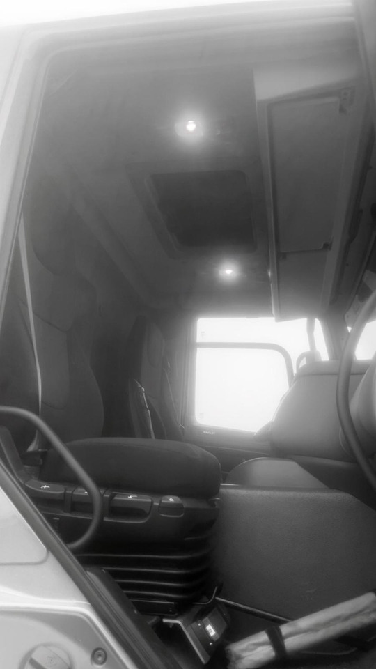 Vrachtwagen met open laadbak, Kraanwagen DAF CF 480 8x4 E6 / Fassi F315A.2.26 crane / flatbedCF 480 8x4 E6 / Fassi F315A.2.26 crane / flatbed: afbeelding 15