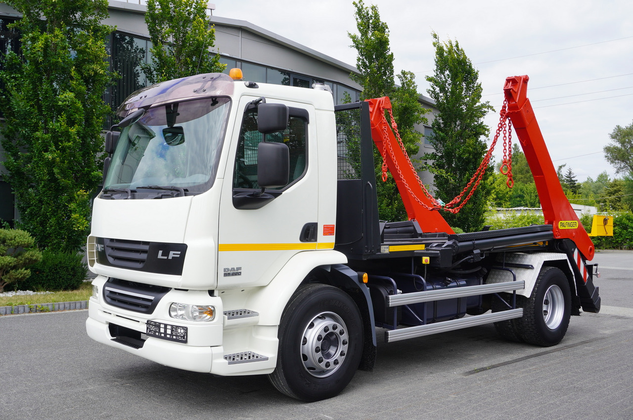 DAF LF 55.220 Skip loader GUIMA PALFINGER M14T - Portaalarmsysteem vrachtwagen: afbeelding 1 DAF LF 55.220 Skip loader GUIMA PALFINGER M14T - Portaalarmsysteem vrachtwagen: afbeelding 1