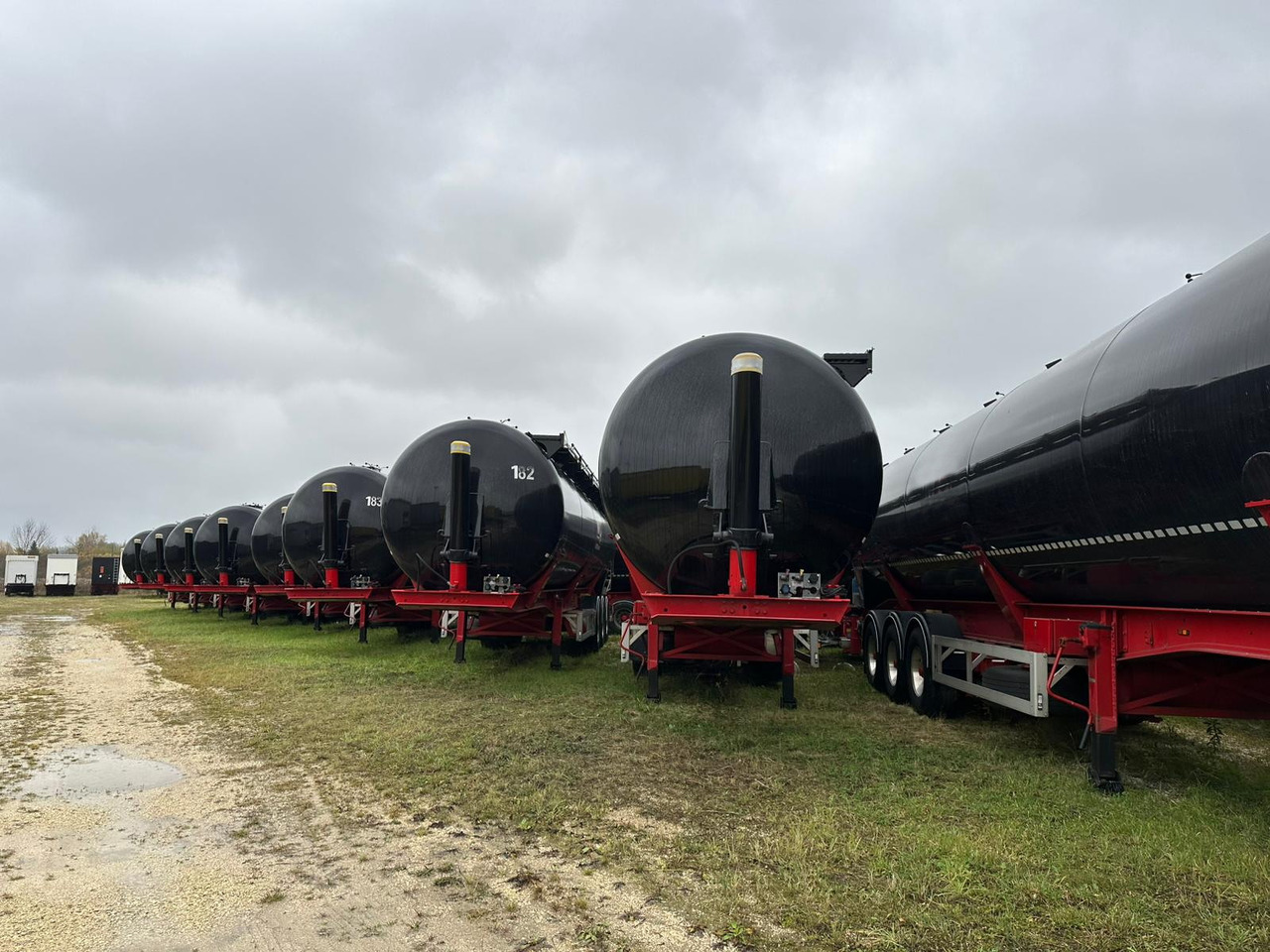 Bulkoplegger FELDBINDER 334C 15 A-1-1-40 Silo tank / 66 m3 / 2022 / 20 units: afbeelding 8 Bulkoplegger FELDBINDER 334C 15 A-1-1-40 Silo tank / 66 m3 / 2022 / 20 units: afbeelding 8