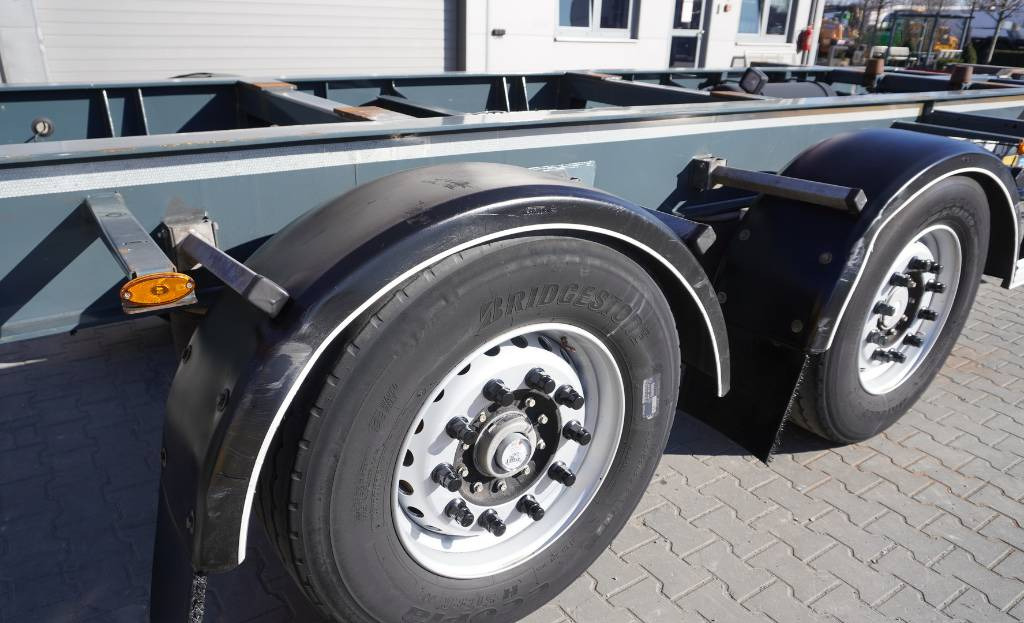 Fruehauf Trailer BDF (NEW) 6,000 km !!! - Containertransporter/ Wissellaadbak aanhangwagen: afbeelding 2 Fruehauf Trailer BDF (NEW) 6,000 km !!! - Containertransporter/ Wissellaadbak aanhangwagen: afbeelding 2