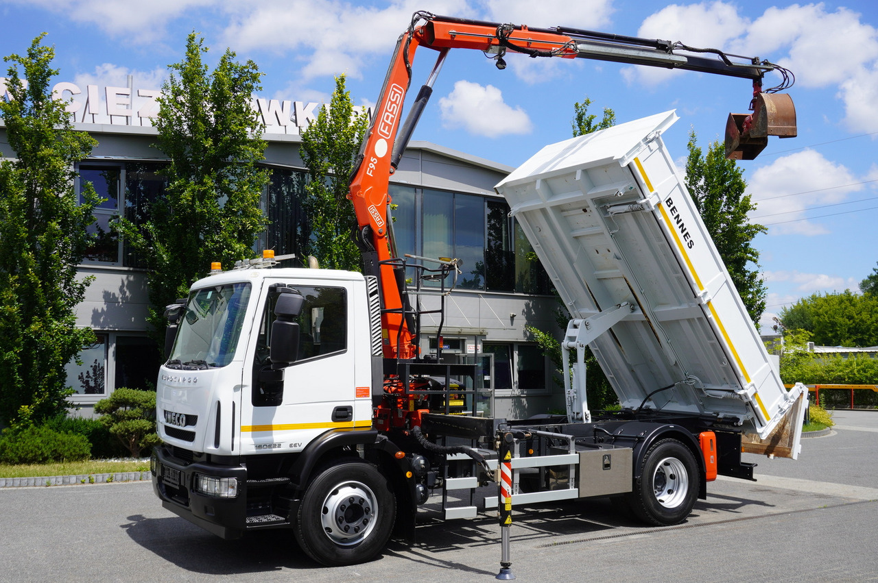 IVECO Eurocargo 160E22 EEV Dump truck / Bortmatic / Crane FASSI F95A.0.22 - Vrachtwagen met open laadbak, Kraanwagen: afbeelding 1 IVECO Eurocargo 160E22 EEV Dump truck / Bortmatic / Crane FASSI F95A.0.22 - Vrachtwagen met open laadbak, Kraanwagen: afbeelding 1