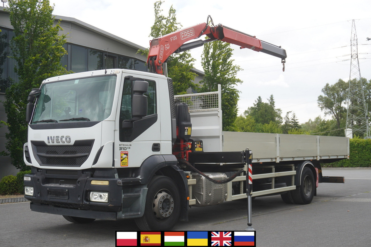 Vrachtwagen met open laadbak, Kraanwagen IVECO STRALIS 19.310 E6 / Flatbed 19 EPAL / FASSI F135 / 225 MTH! / 5.7 T: afbeelding 1