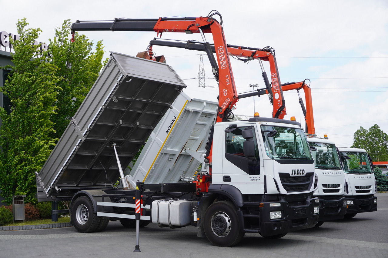 IVECO Stralis 310 E6 / NEW 3-sided tipper / Fassi F135 crane with remote control - Kraanwagen: afbeelding 2 IVECO Stralis 310 E6 / NEW 3-sided tipper / Fassi F135 crane with remote control - Kraanwagen: afbeelding 2