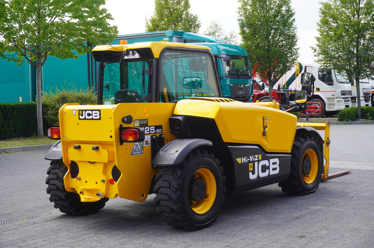 JCB 525-60T5 / 2022 / 860 MTH! / 2.5 T / Reach 6 m / joystick - Telescooplader: afbeelding 5 JCB 525-60T5 / 2022 / 860 MTH! / 2.5 T / Reach 6 m / joystick - Telescooplader: afbeelding 5