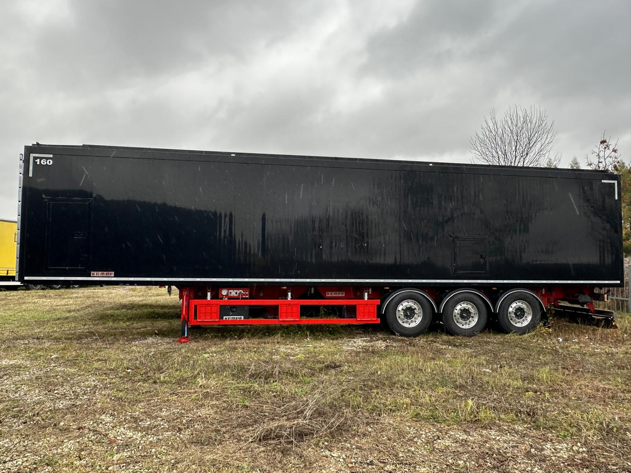 KEMPF SKM AK unloader 4 chambers with lower chute / capacity 65 m3 / 12 pieces - Kipper oplegger: afbeelding 1 KEMPF SKM AK unloader 4 chambers with lower chute / capacity 65 m3 / 12 pieces - Kipper oplegger: afbeelding 1