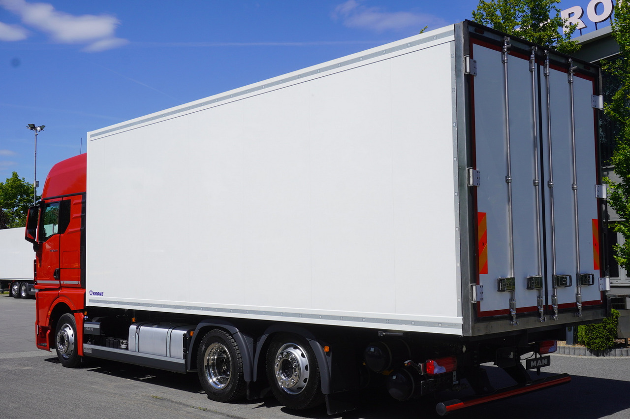 MAN MAN TGX 26.510 / 2022 / NEW Krone bitemperature refrigerated truck / Carrier Supra 850 MT / 4 units - Koelwagen vrachtwagen: afbeelding 2 MAN MAN TGX 26.510 / 2022 / NEW Krone bitemperature refrigerated truck / Carrier Supra 850 MT / 4 units - Koelwagen vrachtwagen: afbeelding 2