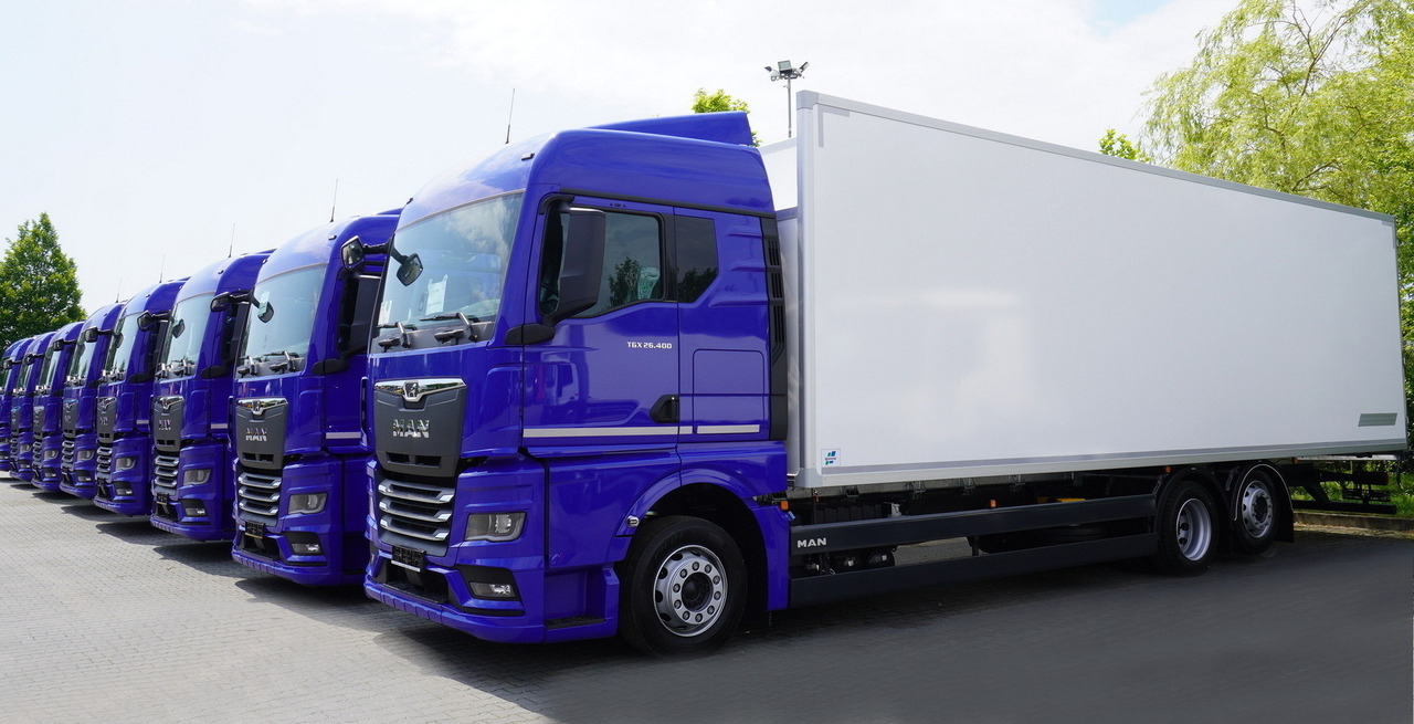 MAN New TGX 26.400 / NEW IGLOOCAR refrigerator 20 pallets / 6×2 / 2024 / 2 units - Isotherm vrachtwagen: afbeelding 4 MAN New TGX 26.400 / NEW IGLOOCAR refrigerator 20 pallets / 6×2 / 2024 / 2 units - Isotherm vrachtwagen: afbeelding 4