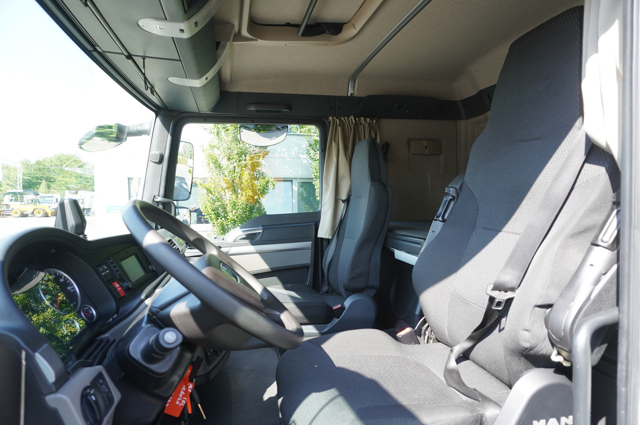 Leasing MAN TGL 12.190 / Curtainsider 19 EPAL / Sleeper cab MAN TGL 12.190 / Curtainsider 19 EPAL / Sleeper cab: afbeelding 20 Leasing MAN TGL 12.190 / Curtainsider 19 EPAL / Sleeper cab MAN TGL 12.190 / Curtainsider 19 EPAL / Sleeper cab: afbeelding 20