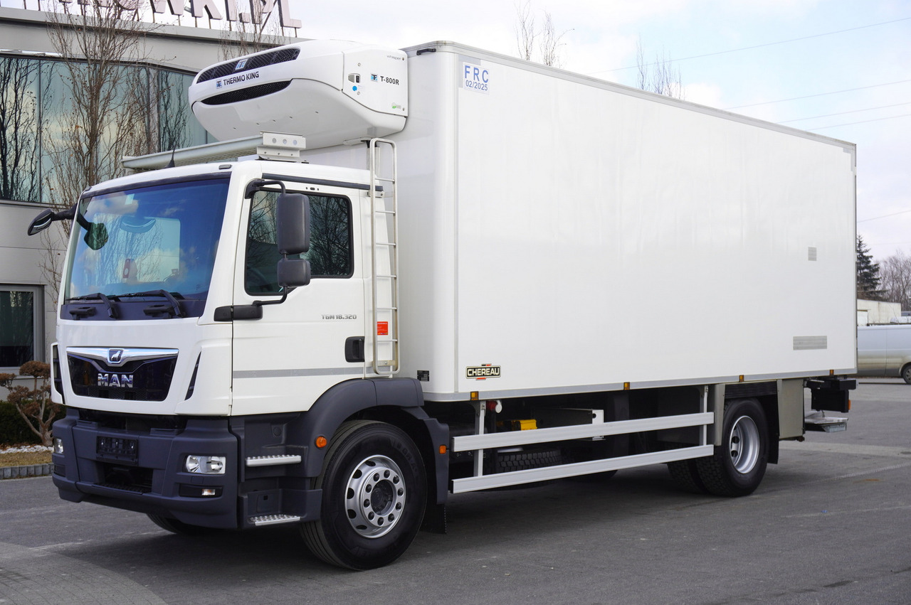 MAN TGM 18.320 / CHEREAU meat hook refrigerator / Carcass elevator - Koelwagen vrachtwagen: afbeelding 2 MAN TGM 18.320 / CHEREAU meat hook refrigerator / Carcass elevator - Koelwagen vrachtwagen: afbeelding 2