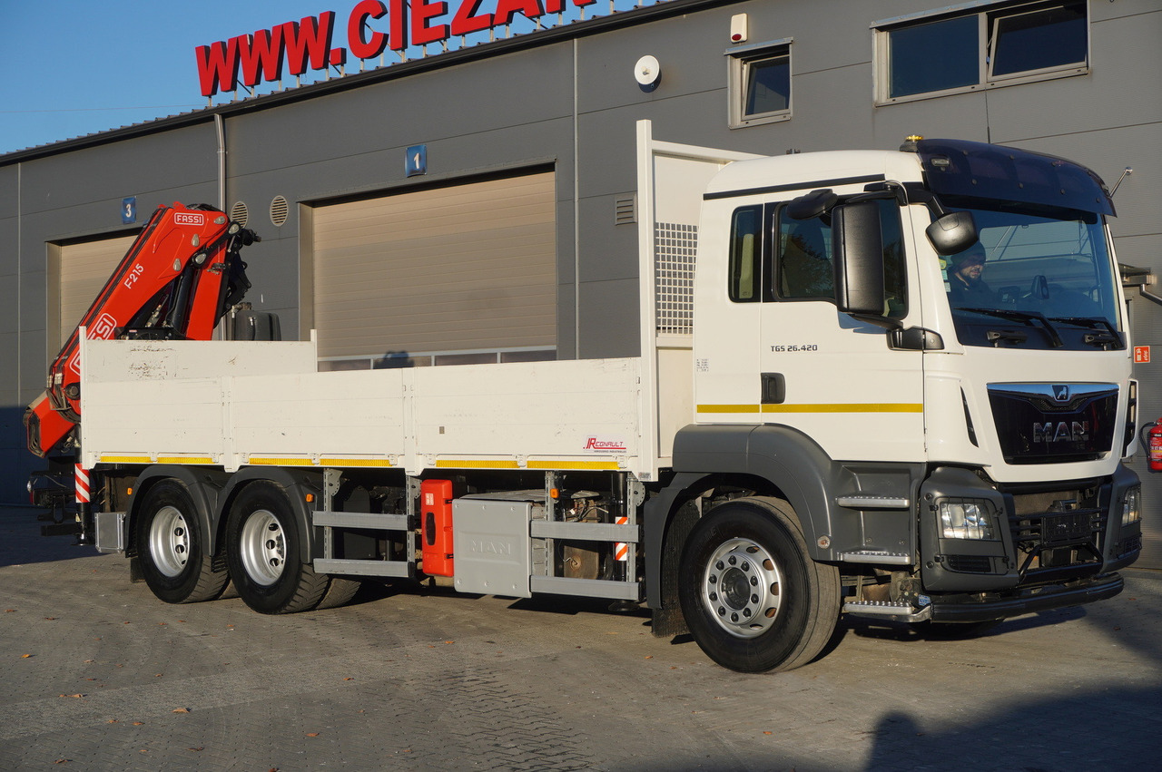 MAN TGS 26.420 E6 6x4 / Fassi F215A crane / 360 MTH! / 5.6 t capacity / 12.7 m reach / 120 tho. km! - Vrachtwagen met open laadbak, Kraanwagen: afbeelding 2 MAN TGS 26.420 E6 6x4 / Fassi F215A crane / 360 MTH! / 5.6 t capacity / 12.7 m reach / 120 tho. km! - Vrachtwagen met open laadbak, Kraanwagen: afbeelding 2