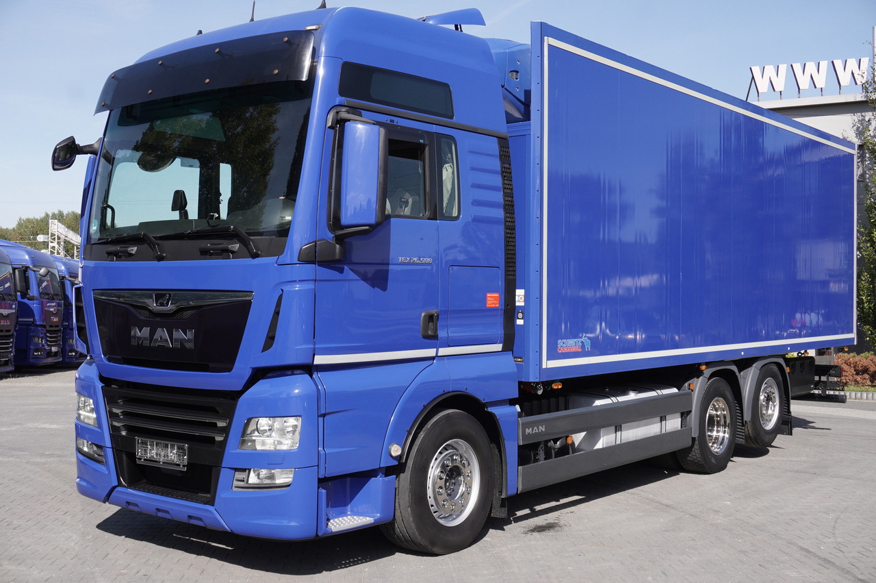 MAN TGX 26.500 E6 XXL / Schmitz 19 pallets / Thermoking / steering axle - Koelwagen vrachtwagen: afbeelding 1 MAN TGX 26.500 E6 XXL / Schmitz 19 pallets / Thermoking / steering axle - Koelwagen vrachtwagen: afbeelding 1