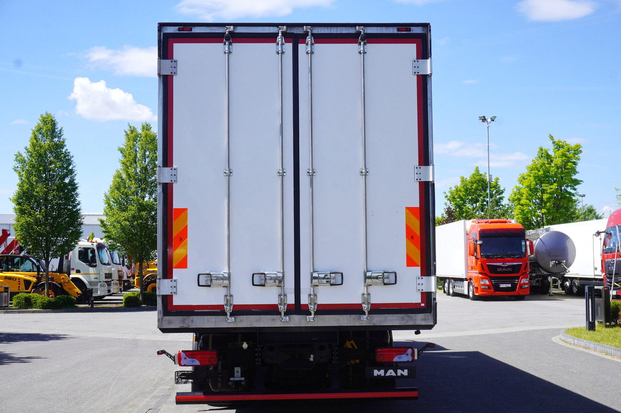 MAN TGX 26.510 / 2022 / NEW Krone bitemperature refrigerated truck / Carrier Supra 850 MT / 4 units - Koelwagen vrachtwagen: afbeelding 3 MAN TGX 26.510 / 2022 / NEW Krone bitemperature refrigerated truck / Carrier Supra 850 MT / 4 units - Koelwagen vrachtwagen: afbeelding 3