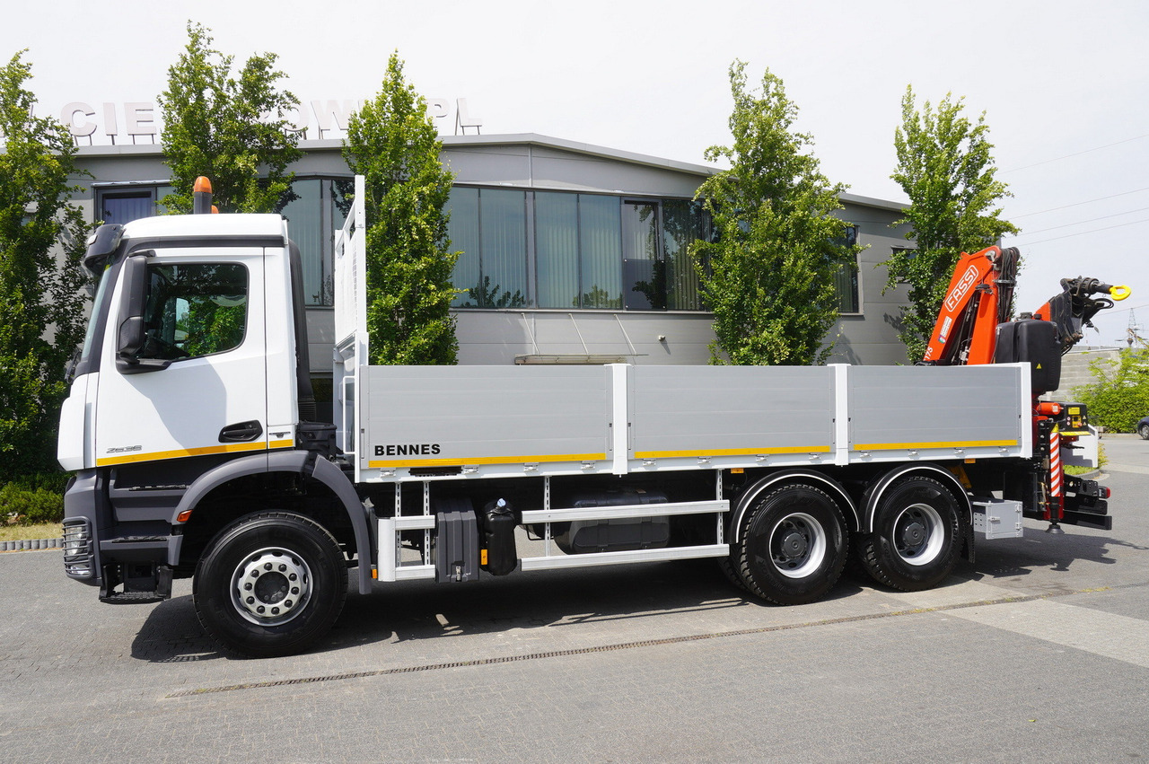 MERCEDES-BENZ AROCS 2636 Flatbed / HDS FASSI F175 7.7 T / 150,000 km - Mobiele kraan: afbeelding 5 MERCEDES-BENZ AROCS 2636 Flatbed / HDS FASSI F175 7.7 T / 150,000 km - Mobiele kraan: afbeelding 5