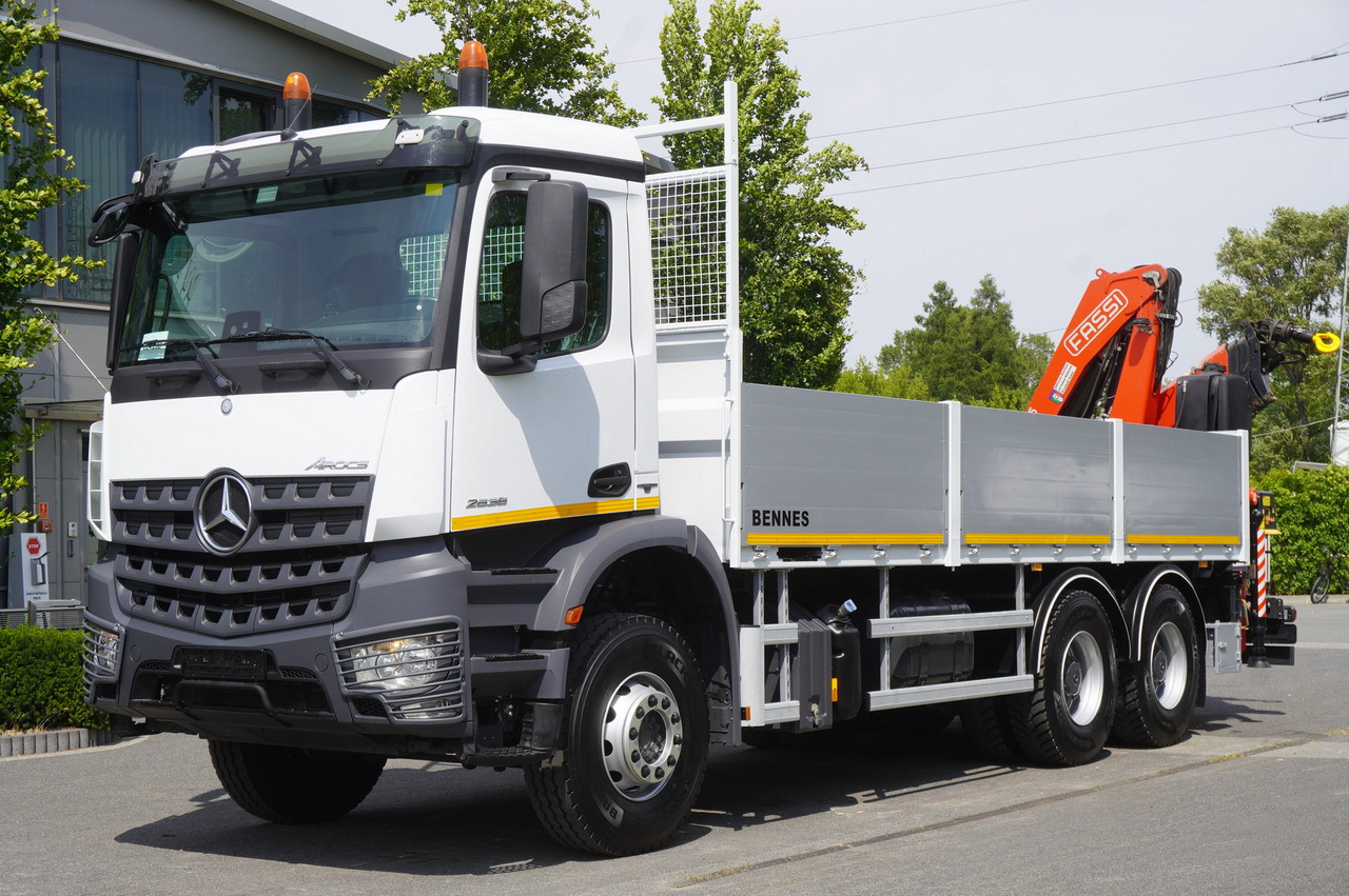 MERCEDES-BENZ AROCS 2636 Flatbed / HDS FASSI F175 7.7 T / 150,000 km - Mobiele kraan: afbeelding 3 MERCEDES-BENZ AROCS 2636 Flatbed / HDS FASSI F175 7.7 T / 150,000 km - Mobiele kraan: afbeelding 3