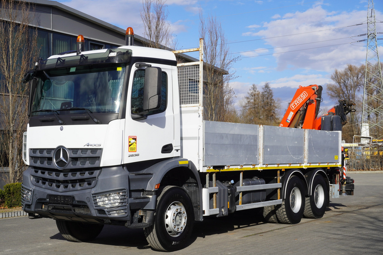 MERCEDES-BENZ AROCS 2636 Flatbed / HDS FASSI F175 7.7 T / 150,000 km - Mobiele kraan: afbeelding 2 MERCEDES-BENZ AROCS 2636 Flatbed / HDS FASSI F175 7.7 T / 150,000 km - Mobiele kraan: afbeelding 2