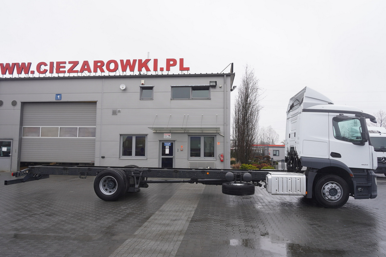 MERCEDES-BENZ Actros 1824 / 9.1 m chassis / sleeping cabin - Chassis vrachtwagen: afbeelding 2 MERCEDES-BENZ Actros 1824 / 9.1 m chassis / sleeping cabin - Chassis vrachtwagen: afbeelding 2