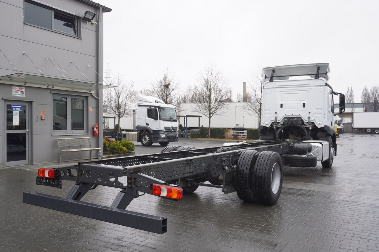 MERCEDES-BENZ Actros 1824 / 9.1 m chassis / sleeping cabin - Chassis vrachtwagen: afbeelding 3 MERCEDES-BENZ Actros 1824 / 9.1 m chassis / sleeping cabin - Chassis vrachtwagen: afbeelding 3