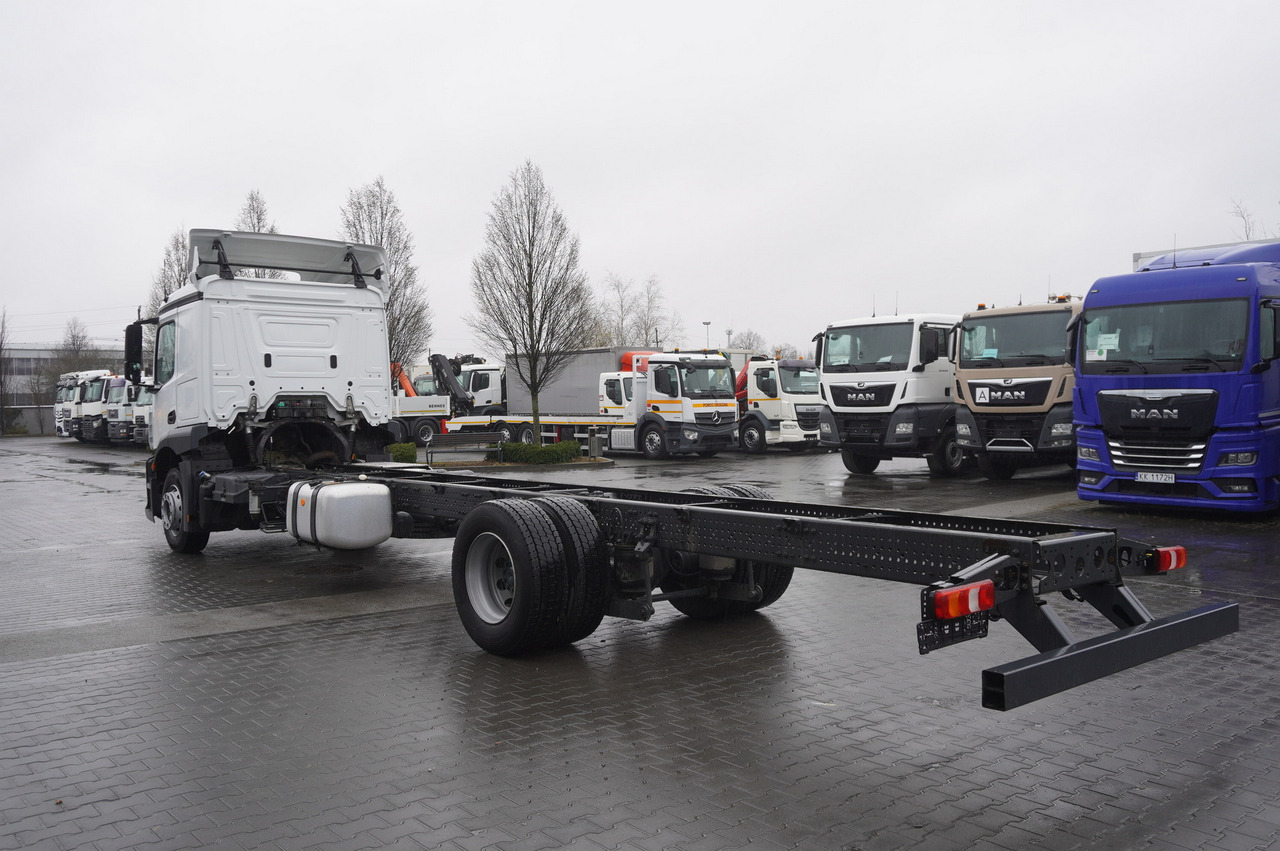 MERCEDES-BENZ Actros 1824 / 9.1 m chassis / sleeping cabin - Chassis vrachtwagen: afbeelding 5 MERCEDES-BENZ Actros 1824 / 9.1 m chassis / sleeping cabin - Chassis vrachtwagen: afbeelding 5
