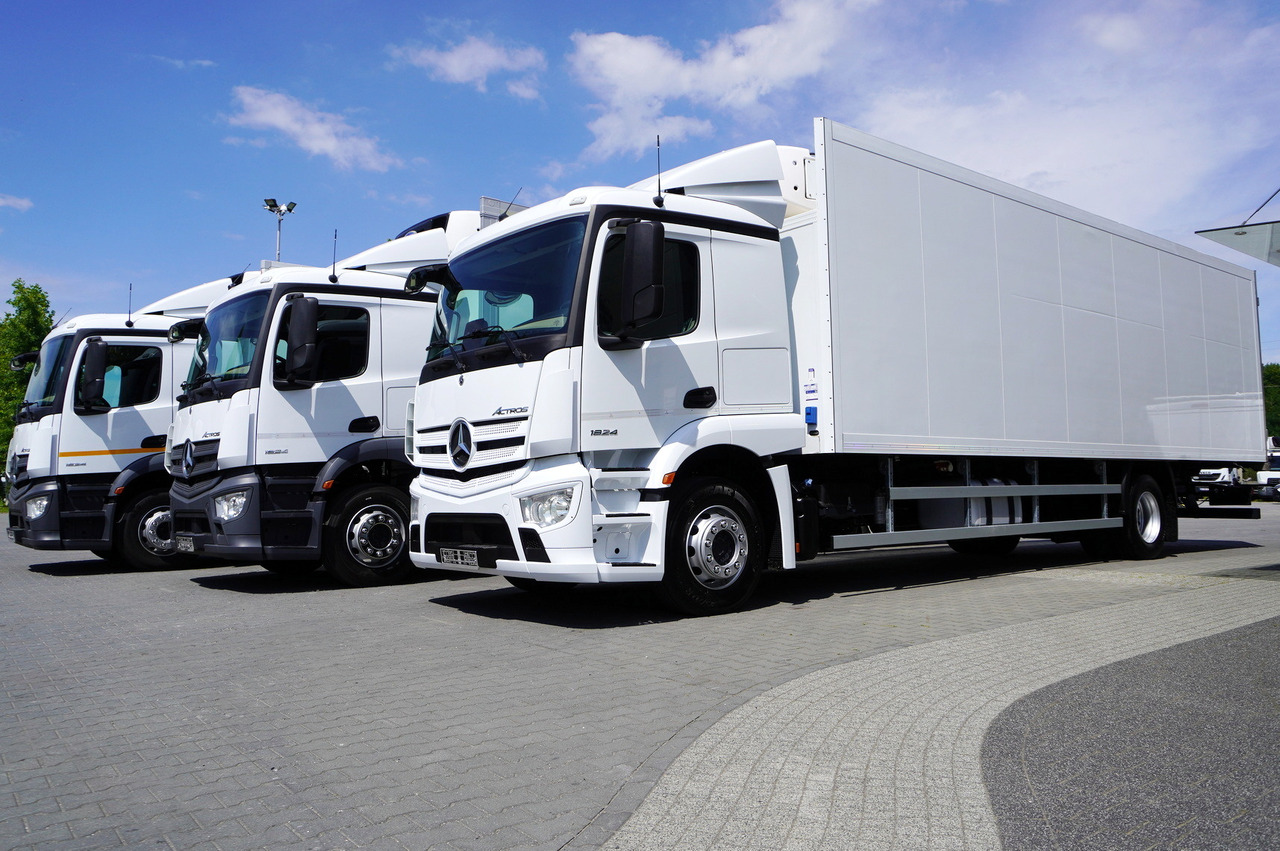 MERCEDES-BENZ Actros 1824 / Refrigerator 22 EPAL / Carrier Supra 1250 / Sleeping cabin / 3 units - Koelwagen vrachtwagen: afbeelding 5 MERCEDES-BENZ Actros 1824 / Refrigerator 22 EPAL / Carrier Supra 1250 / Sleeping cabin / 3 units - Koelwagen vrachtwagen: afbeelding 5