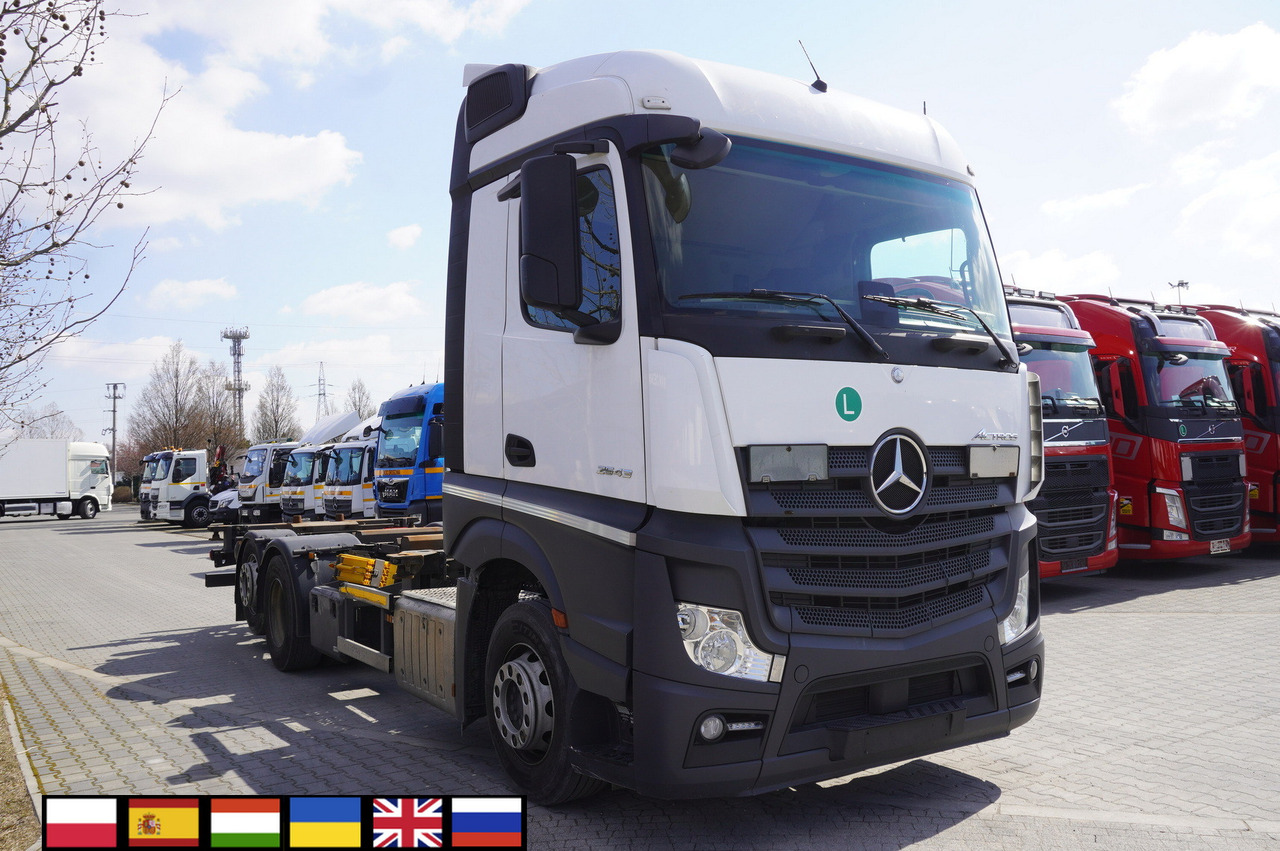 MERCEDES-BENZ Actros 2543 / BDF / Retarder / sleeping cabin - Containertransporter/ Wissellaadbak vrachtwagen: afbeelding 1 MERCEDES-BENZ Actros 2543 / BDF / Retarder / sleeping cabin - Containertransporter/ Wissellaadbak vrachtwagen: afbeelding 1