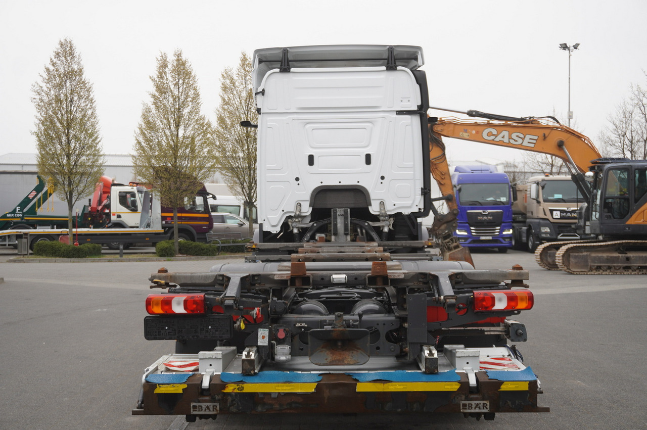 MERCEDES-BENZ Actros 2545 6×2 MP5 / ADR / several units - Containertransporter/ Wissellaadbak vrachtwagen: afbeelding 4 MERCEDES-BENZ Actros 2545 6×2 MP5 / ADR / several units - Containertransporter/ Wissellaadbak vrachtwagen: afbeelding 4