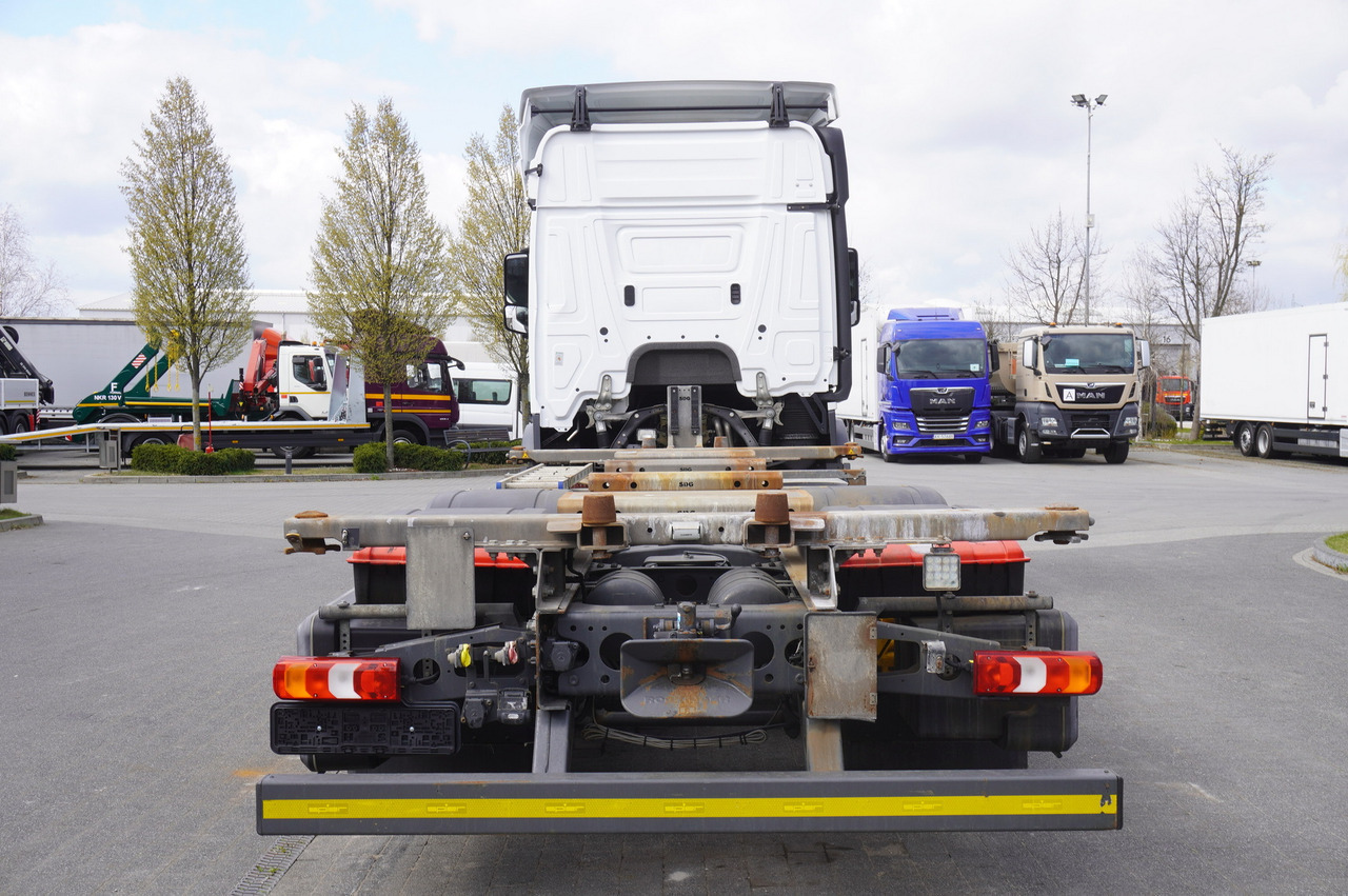 MERCEDES-BENZ Actros 2545 6×2 MP5 / ADR / several units - Containertransporter/ Wissellaadbak vrachtwagen: afbeelding 4 MERCEDES-BENZ Actros 2545 6×2 MP5 / ADR / several units - Containertransporter/ Wissellaadbak vrachtwagen: afbeelding 4