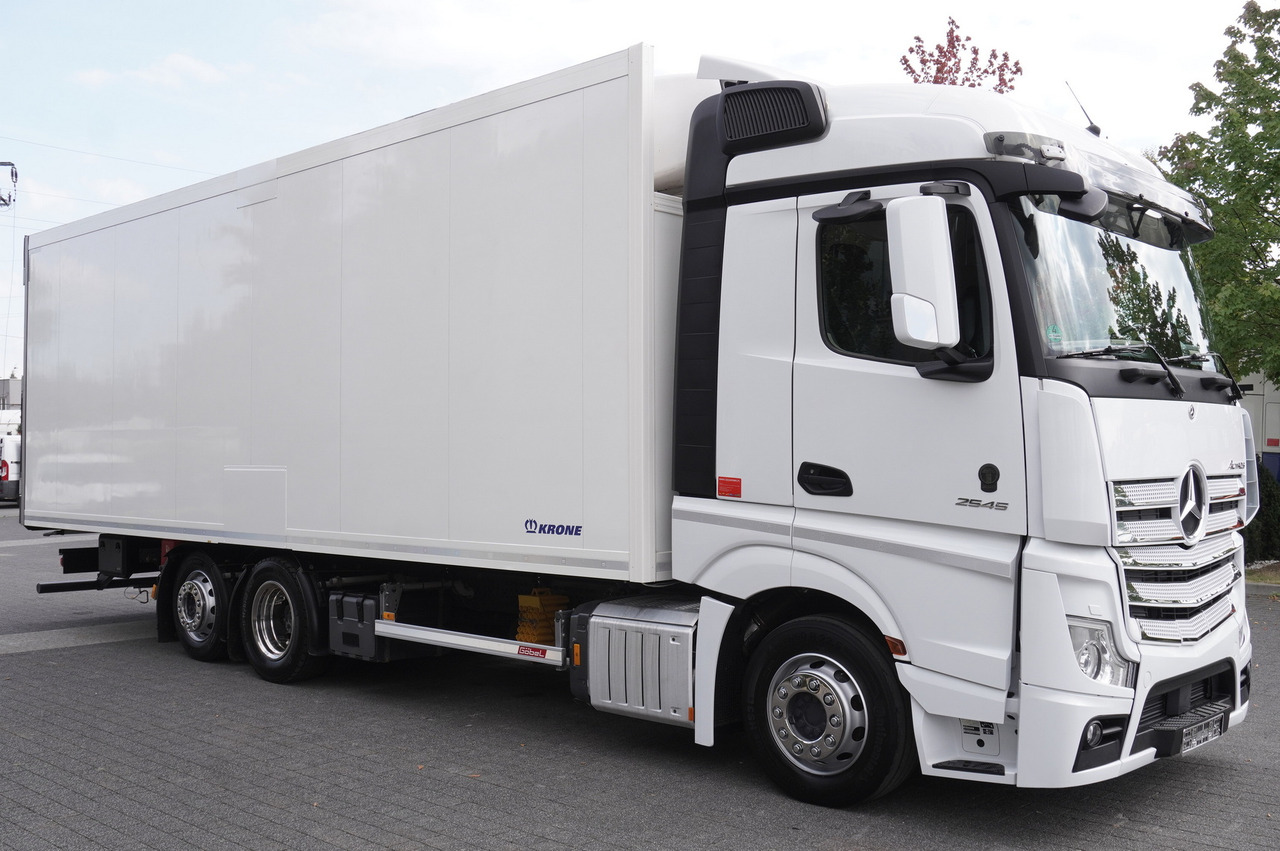 MERCEDES-BENZ Actros 2545 MP5 6×2 E6 / KRONE REFRIGERATOR 40 pallets Bitemperature Doppelstock / high 2.7m - Koelwagen vrachtwagen: afbeelding 2 MERCEDES-BENZ Actros 2545 MP5 6×2 E6 / KRONE REFRIGERATOR 40 pallets Bitemperature Doppelstock / high 2.7m - Koelwagen vrachtwagen: afbeelding 2