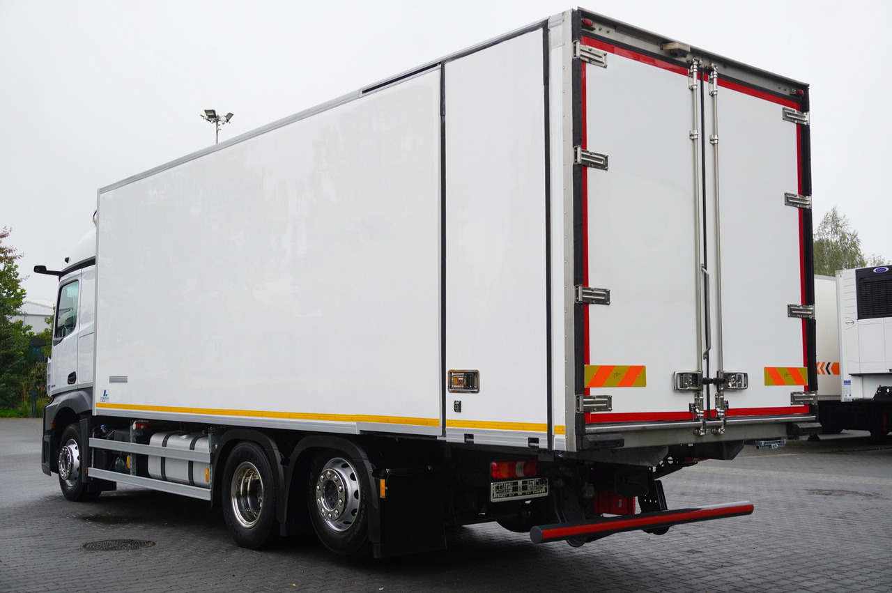 MERCEDES-BENZ Actros 2545 MP5 / Lecapitaine 18 EPAL refrigerator / Bitemperature / Carrier Supra 850 MT / ADR AT - Koelwagen vrachtwagen: afbeelding 3 MERCEDES-BENZ Actros 2545 MP5 / Lecapitaine 18 EPAL refrigerator / Bitemperature / Carrier Supra 850 MT / ADR AT - Koelwagen vrachtwagen: afbeelding 3