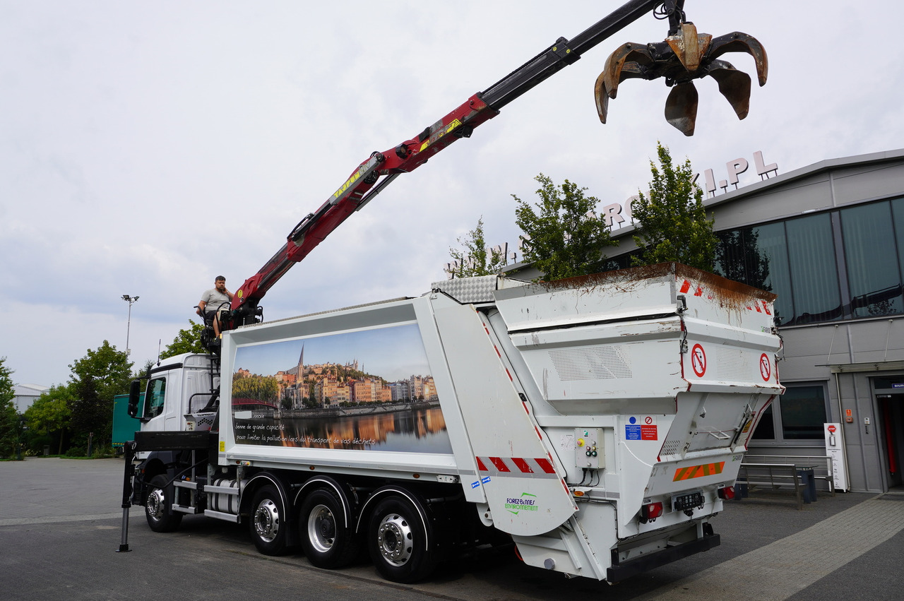 MERCEDES-BENZ Antos 3240 8x2 / Tajfun 5T crane / Farid Industries garbage truck/ 3 steered axles - Vuilniswagen: afbeelding 2 MERCEDES-BENZ Antos 3240 8x2 / Tajfun 5T crane / Farid Industries garbage truck/ 3 steered axles - Vuilniswagen: afbeelding 2