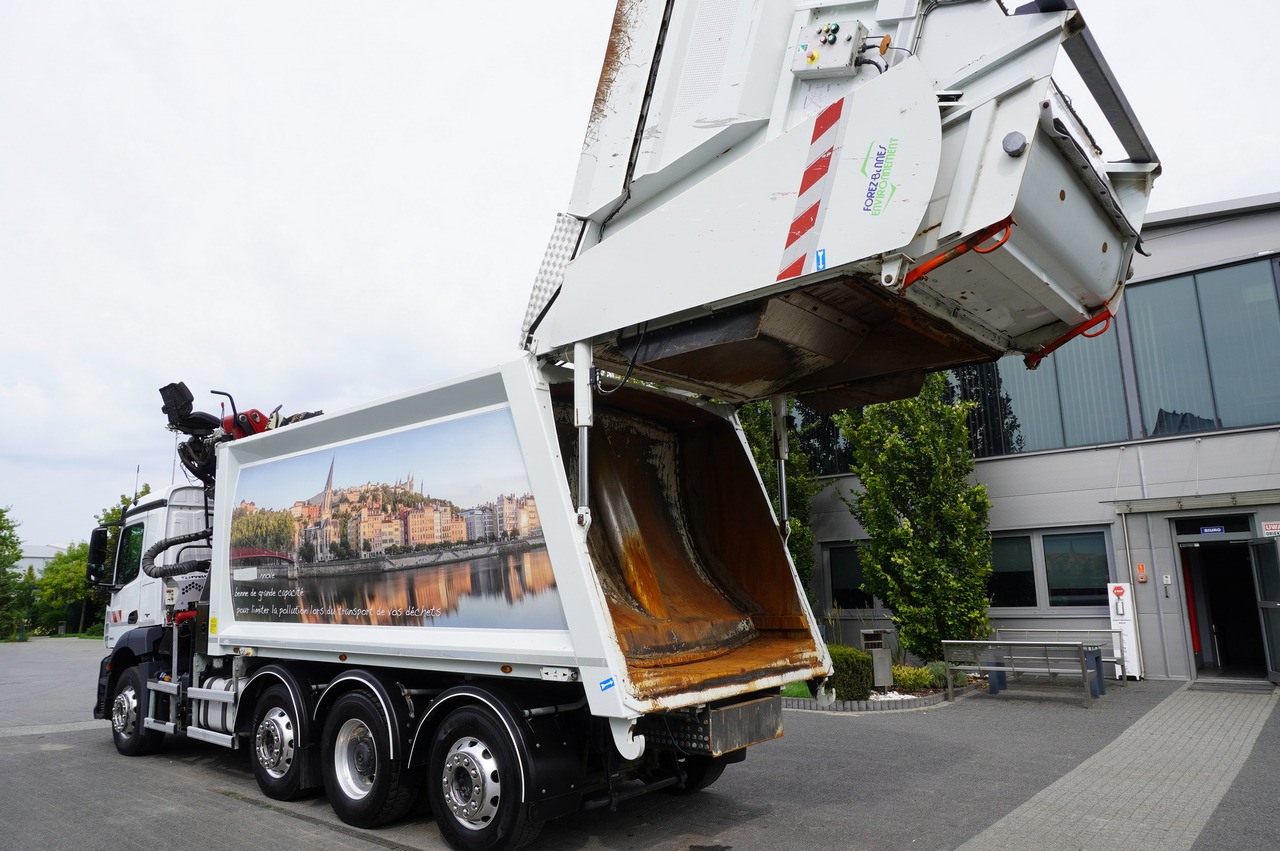 Vacuümwagen MERCEDES-BENZ Antos 3240 8x2 / Tajfun 5T crane / Farid Industries garbage truck/ 3 steered axles: afbeelding 25